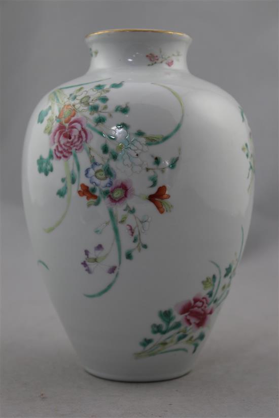 A Chinese famille rose ovoid vase, late 19th century, 19.5cm.